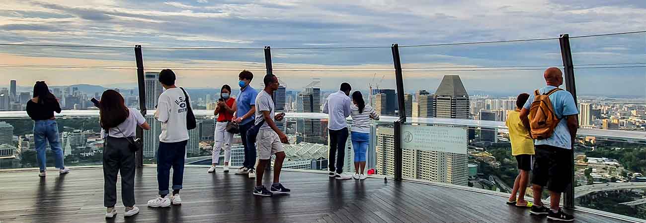 Marina,Bay,,Singapore,-,September,3,,2022,:,Travellers,On